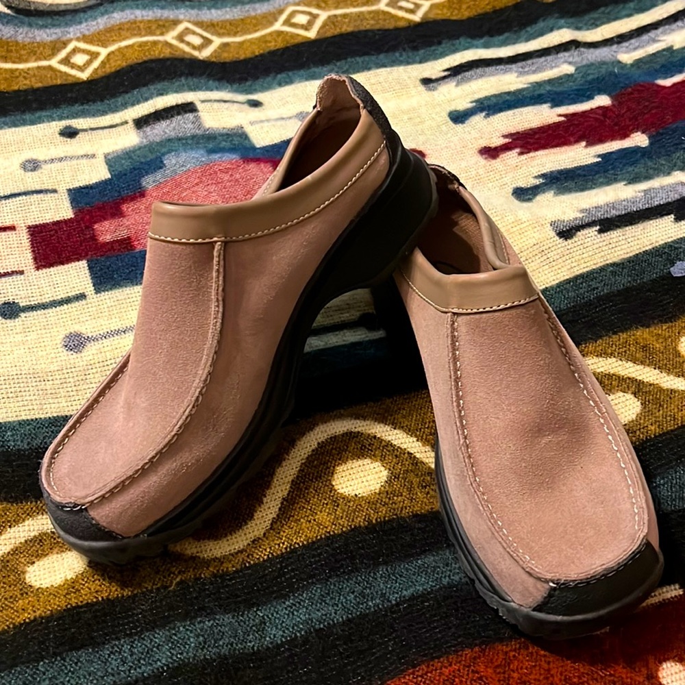 Clarks 34393 Low-Back Slip On Clog Womens Tan Suede Leather Moc Toe Sz 6 Loafer